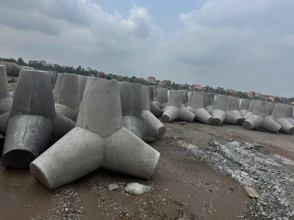 VÁN KHUÔN TRỤ CHẮN SÓNG (TETRAPOD)